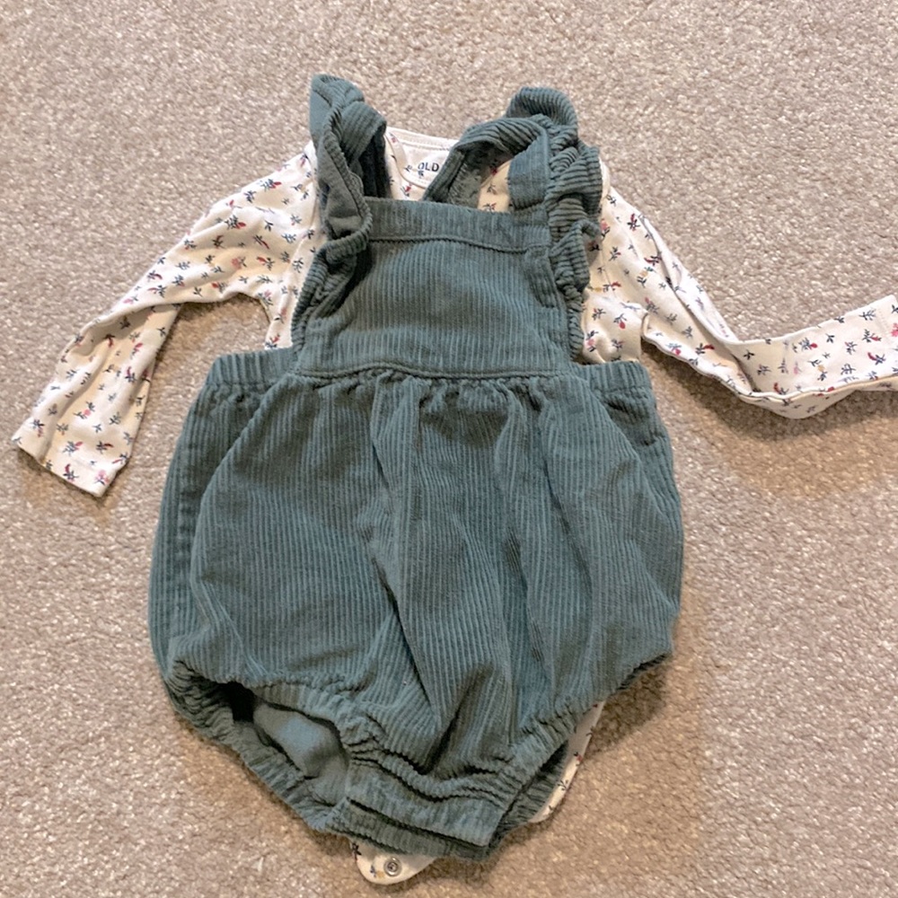 Adorable green old navy set EUC